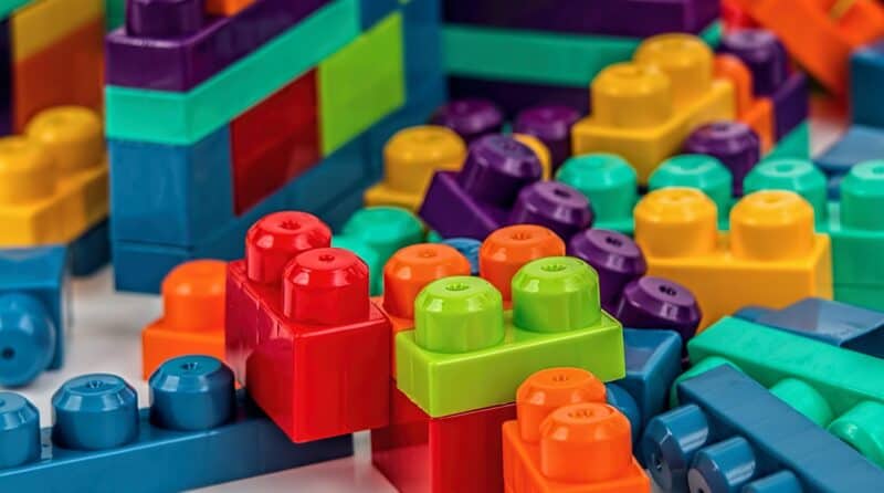 Implementing a Queue with two Stacks - Feature Image
